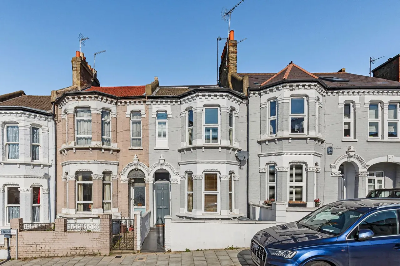 2 bed flat for sale — Swaffield Road, Earlsfield, London, SW18