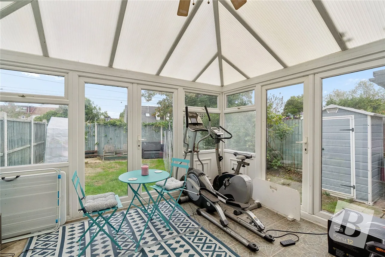 Thorncroft, Hornchurch, RM11, photo 5