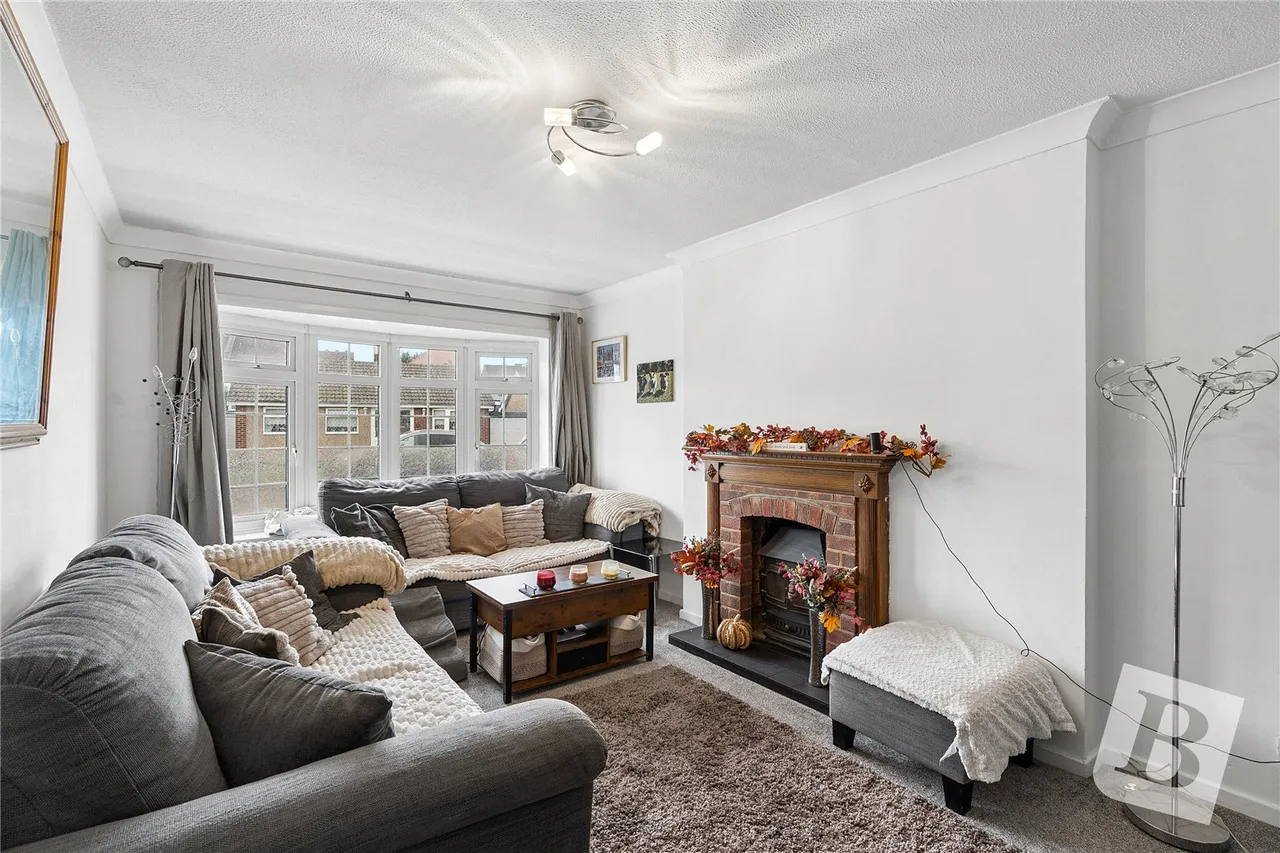 4 bed house for sale, Thorncroft, Hornchurch, RM11