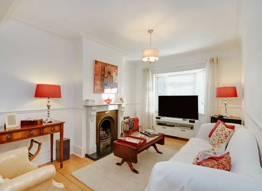 Perivale Lane, Ealing, UB6, photo 2