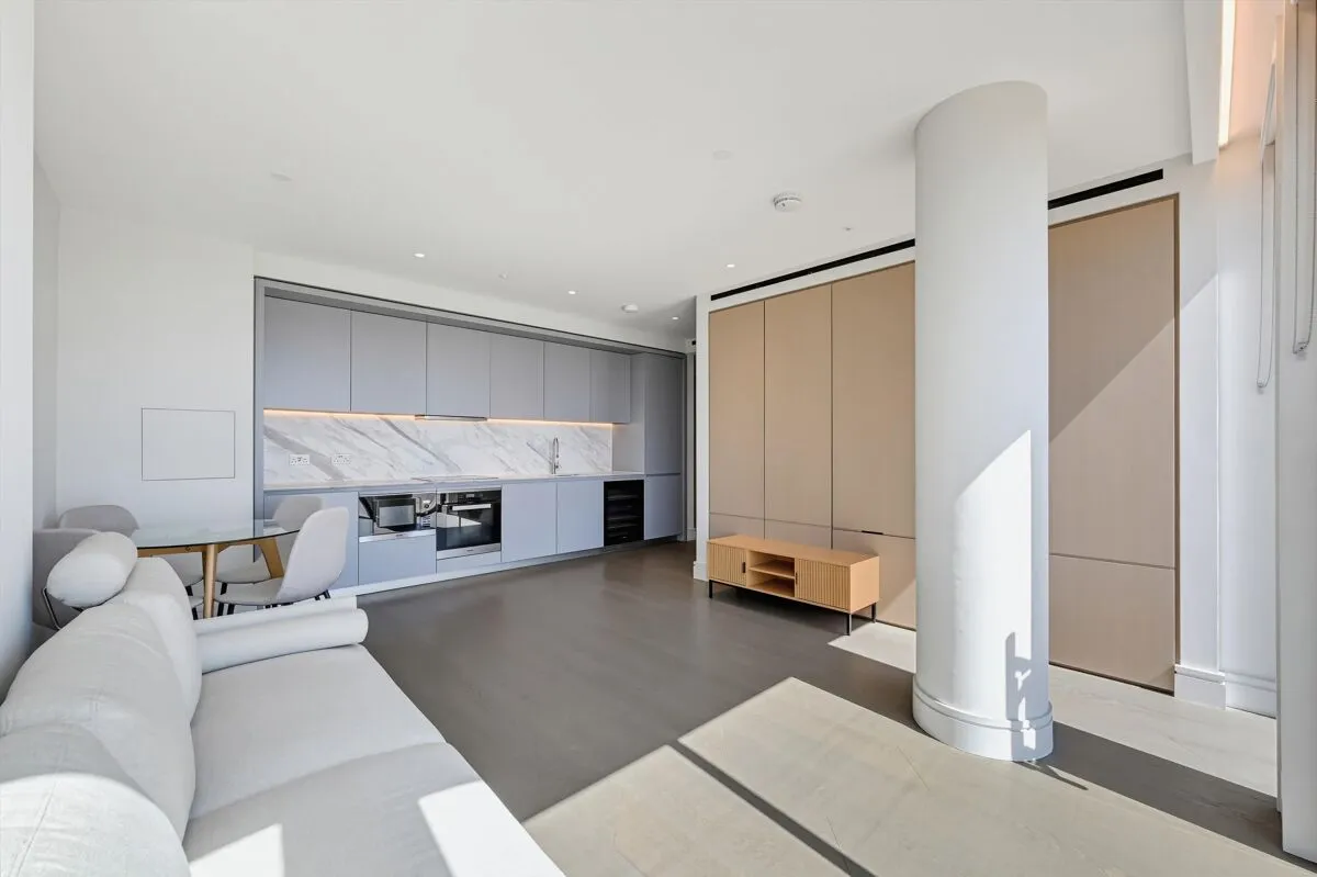 2 bed flat to rent, Houndsditch, London, EC3A
