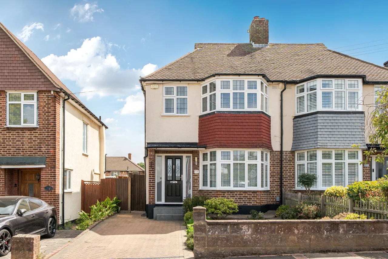 3 bed house for sale — Greenview Avenue, BR3
