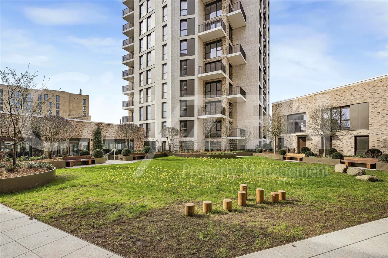 2 Maple Mews, London, E3 4ZB, photo 6