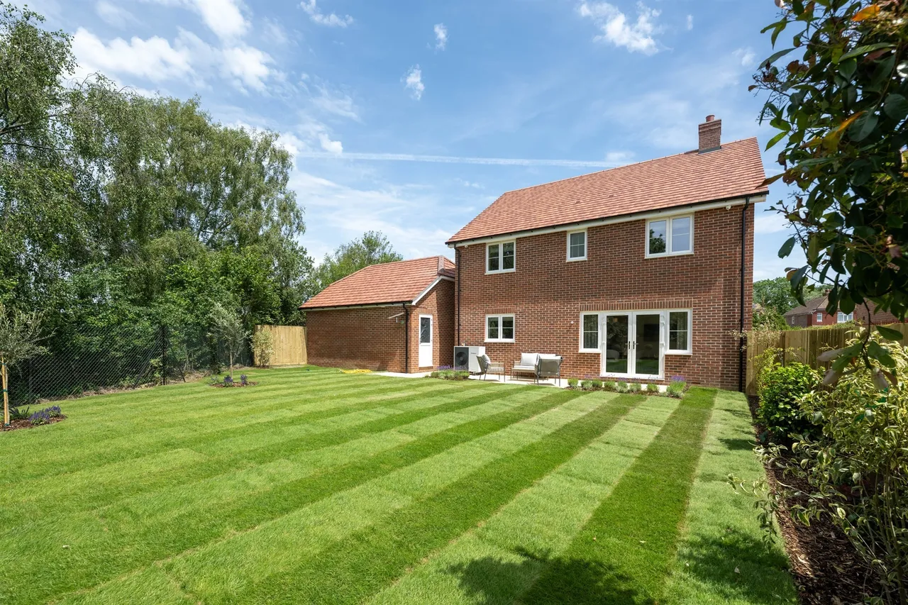 4 bed house for sale, Moor Hall Park, Ninfield, TN33