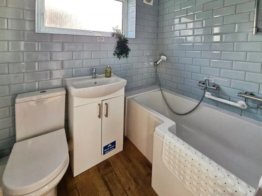 Monks Lane, Freshwater, PO40, photo 6