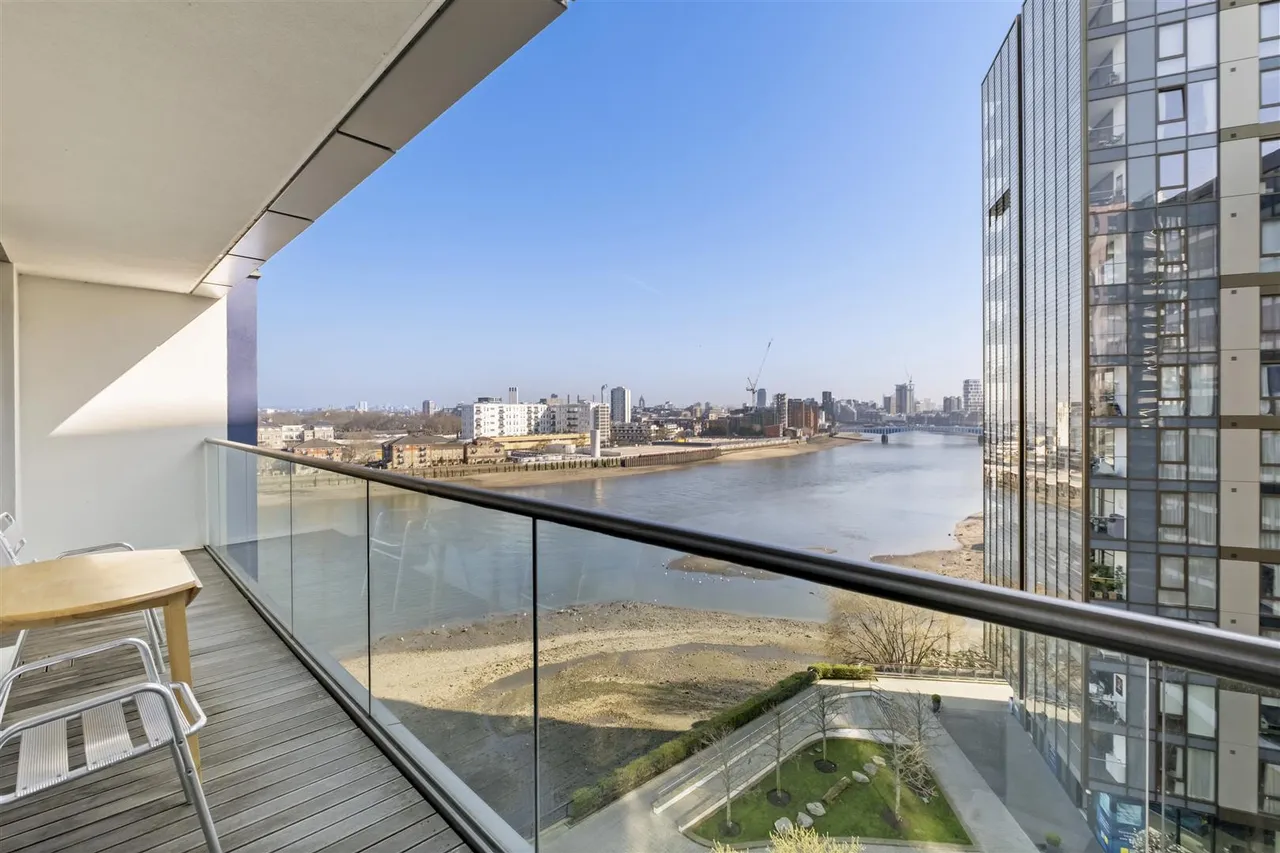 3 bed flat for sale, Mandel House, Riverside Quarter, SW18