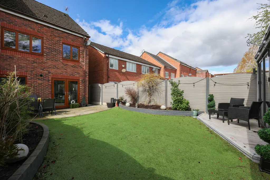 George Street Hurstead, Rochdale OL16 2RR, photo 21