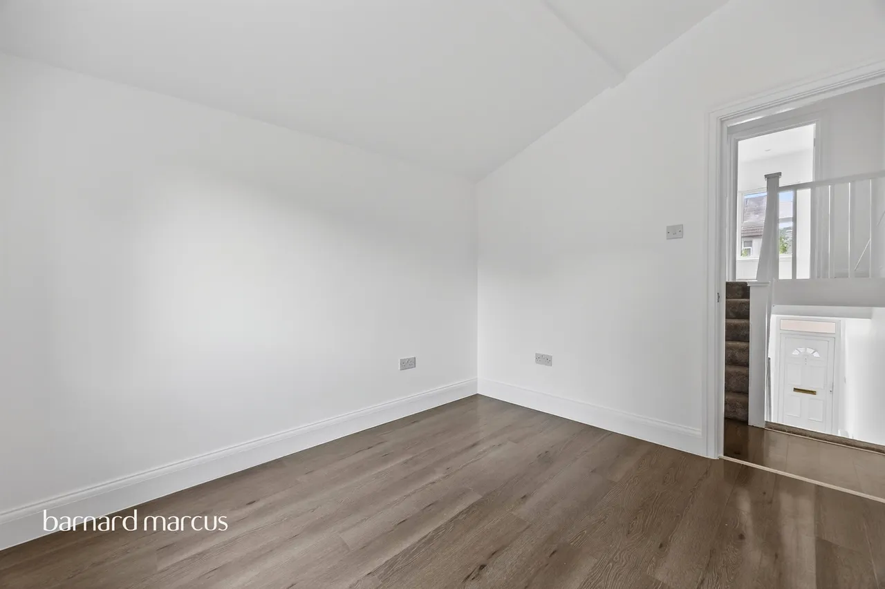 Dennett Road, Croydon, CR0, photo 11