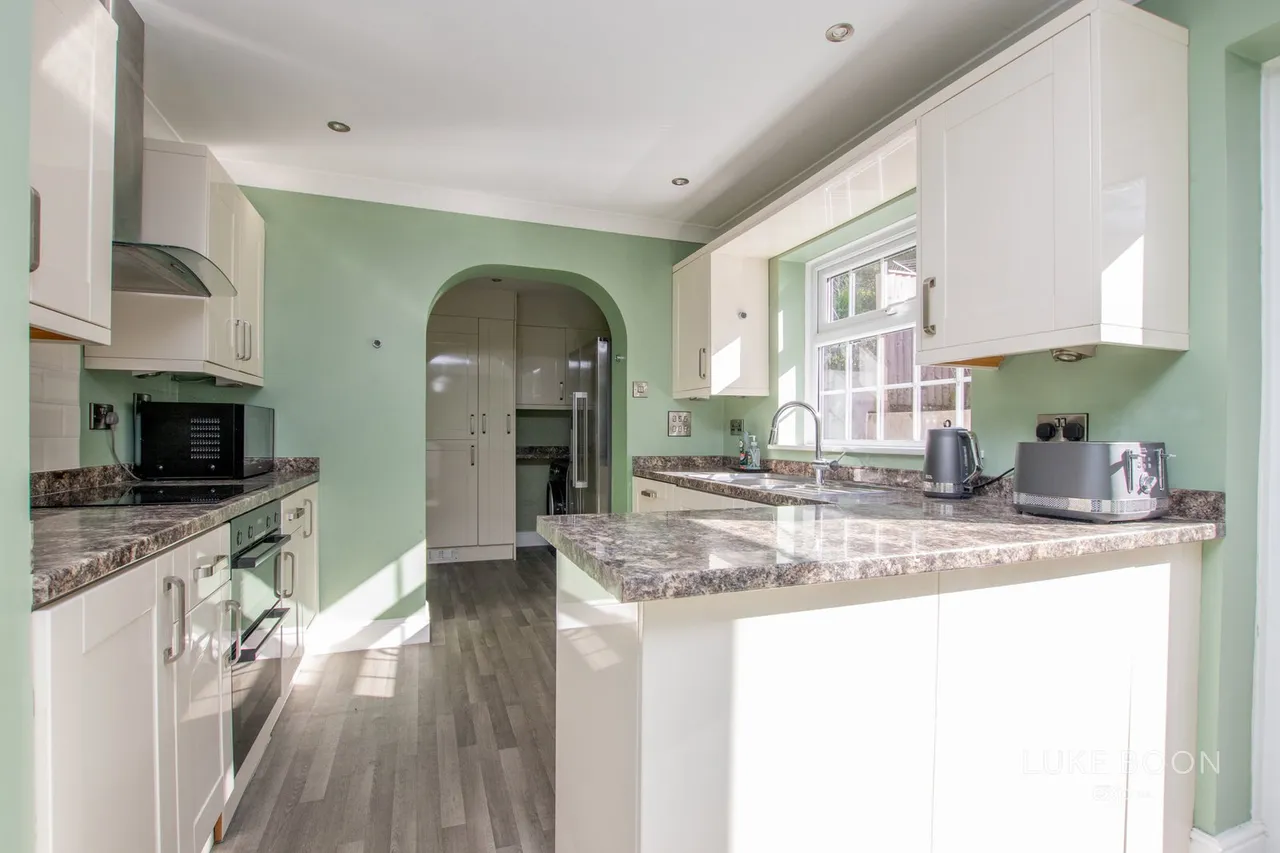 Merafield Drive, Plympton, PL7, photo 13