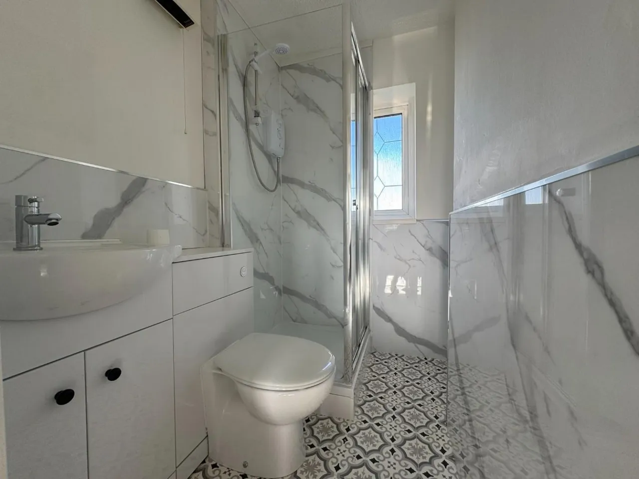 Vicarage Gardens, North Featherstone, WF7, photo 9