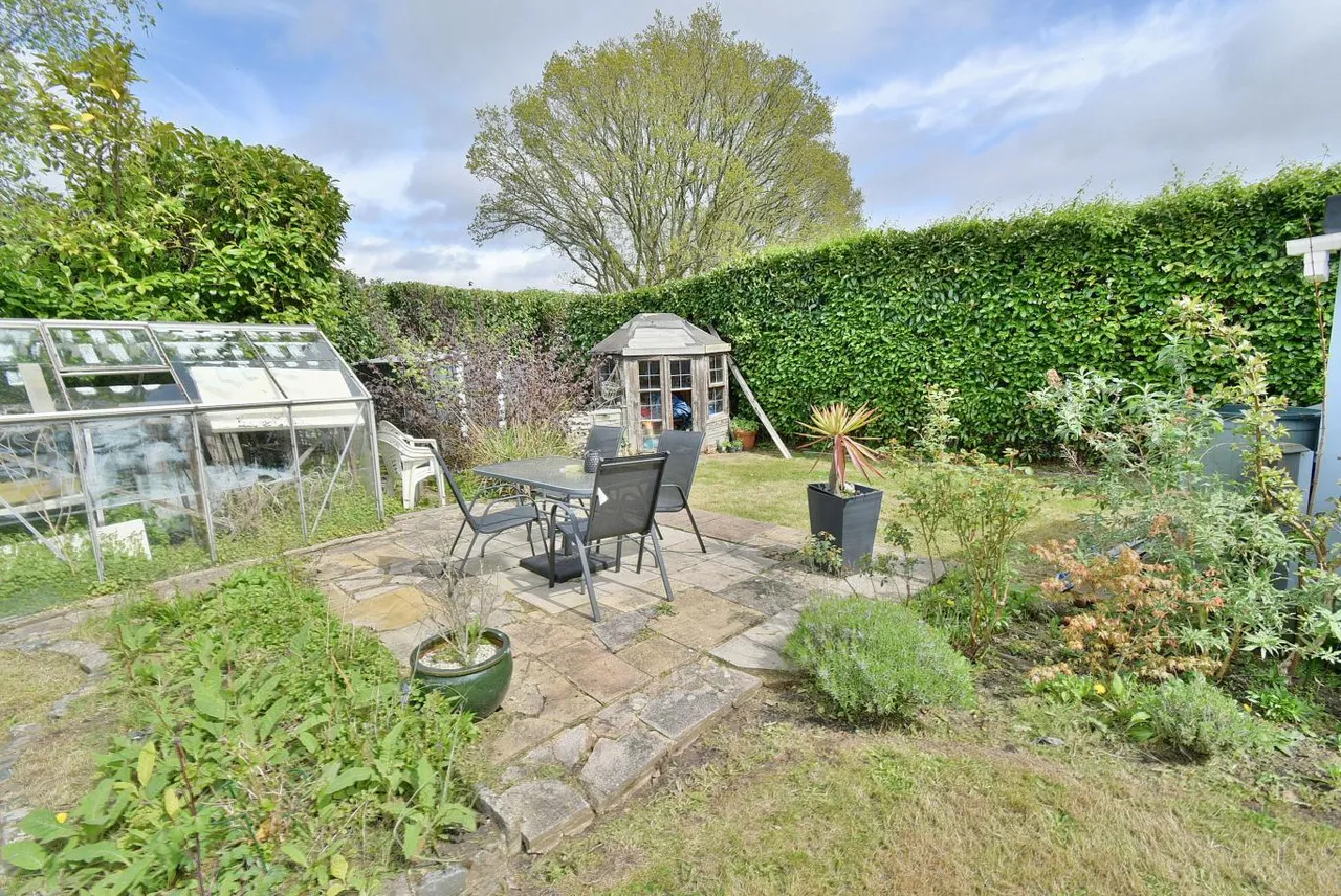 Larks Close, BH22, photo 15