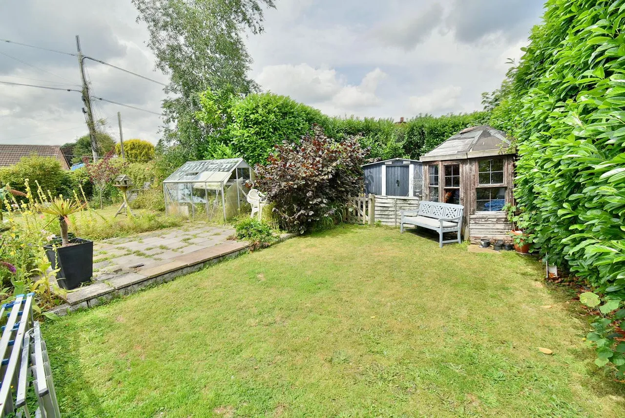 Larks Close, BH22, photo 17