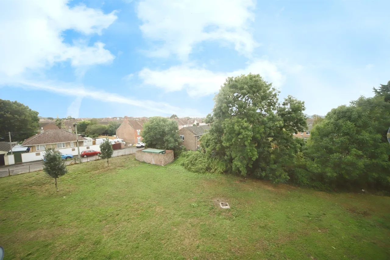 Saltlands Avenue, Bridgwater, TA6, photo 4