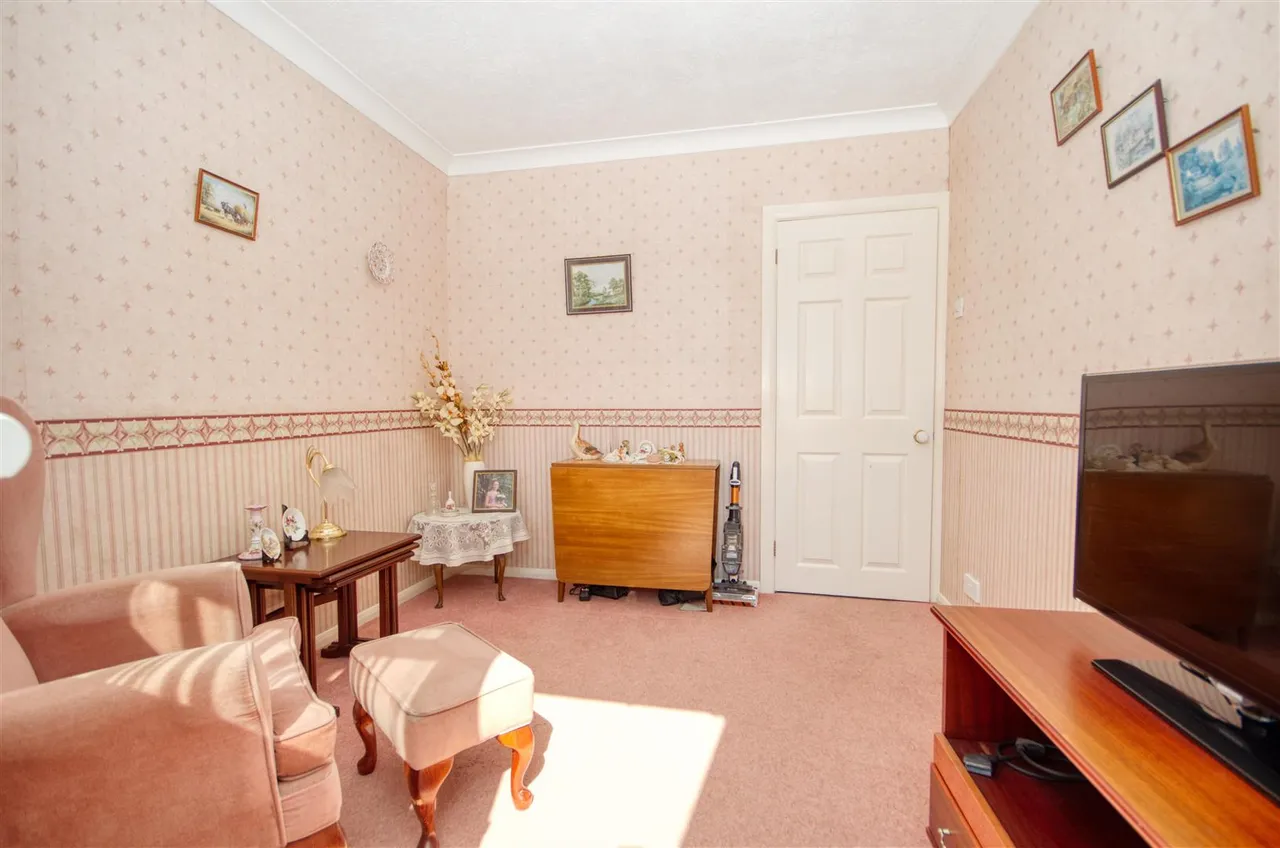 Charmwen Crescent, West End, Hampshire, SO30 3AQ, photo 7