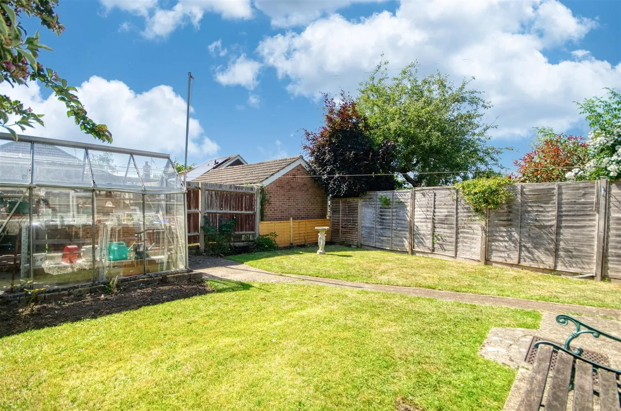 Charmwen Crescent, West End, Hampshire, SO30 3AQ, photo 12