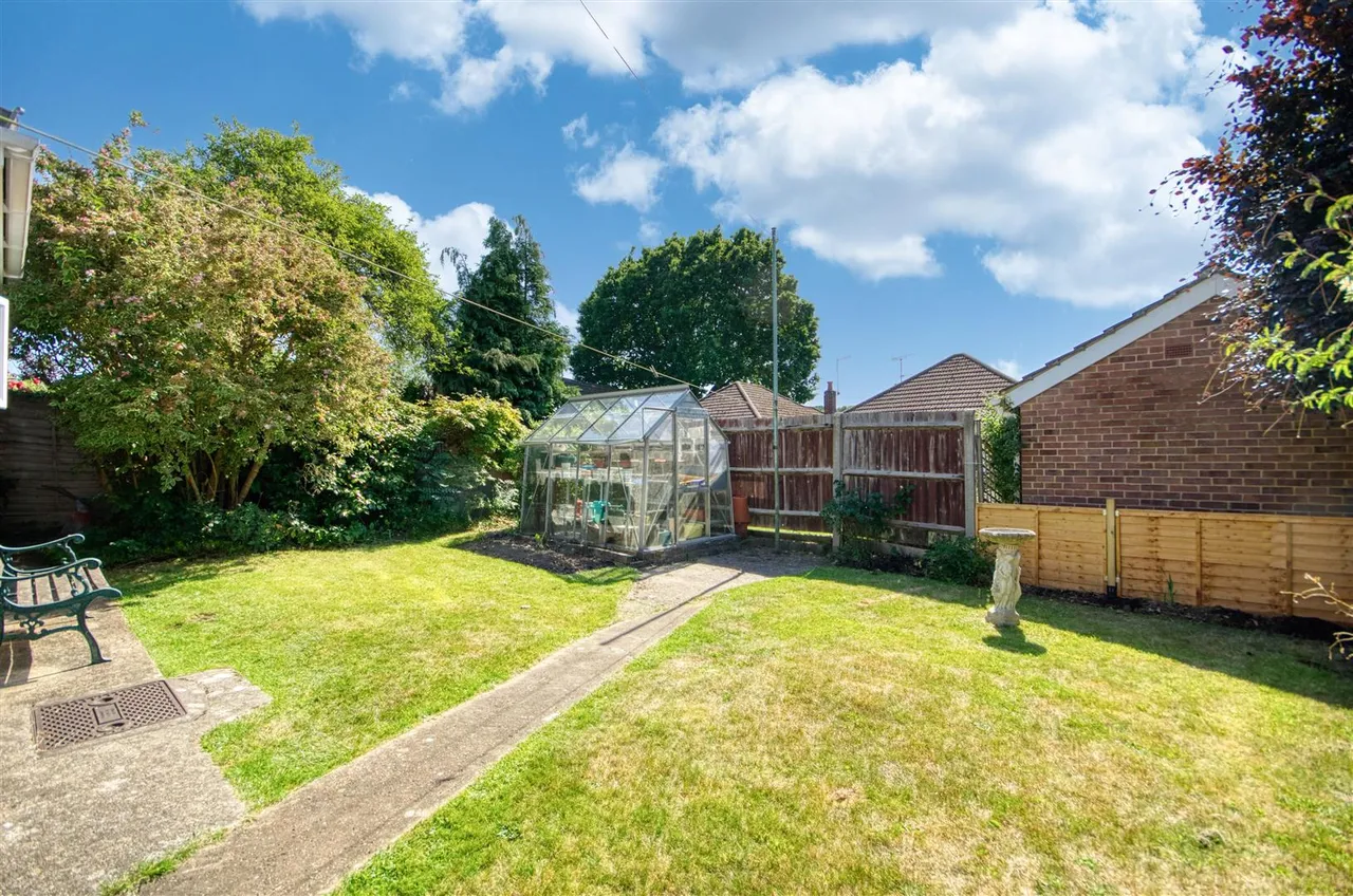 Charmwen Crescent, West End, Hampshire, SO30 3AQ, photo 13