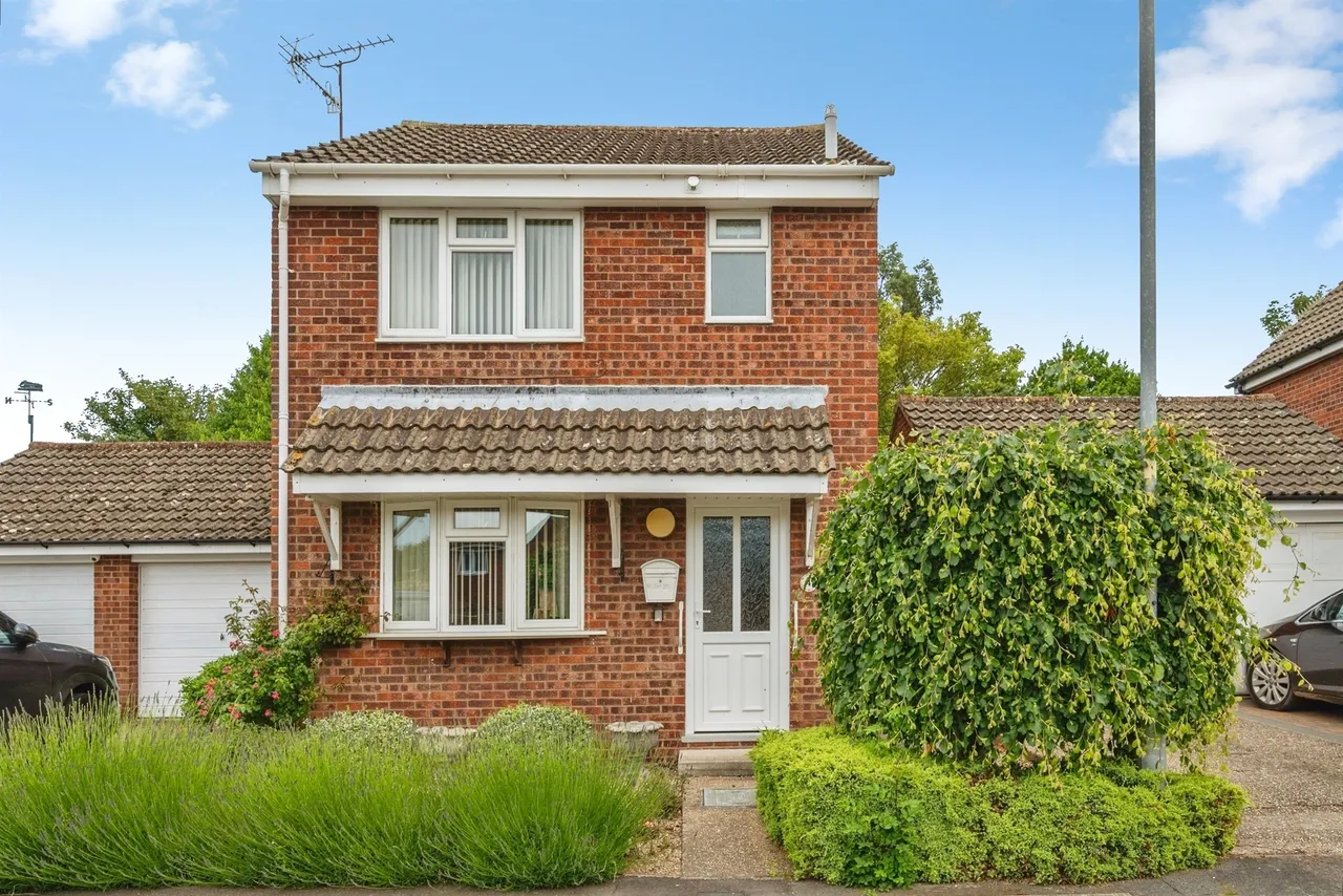 3 bed house for sale — Petre Close, North Walsham