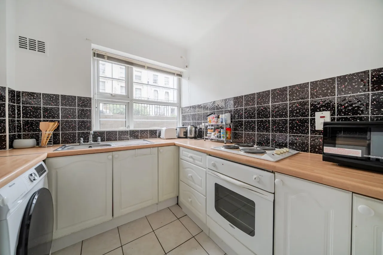 College Crescent, Swiss Cottage, London, NW3, photo 4
