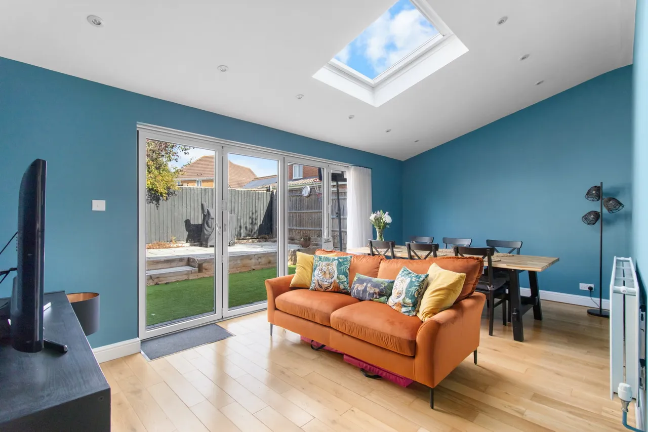 Bryant Road, Taw Hill, SN25, photo 6