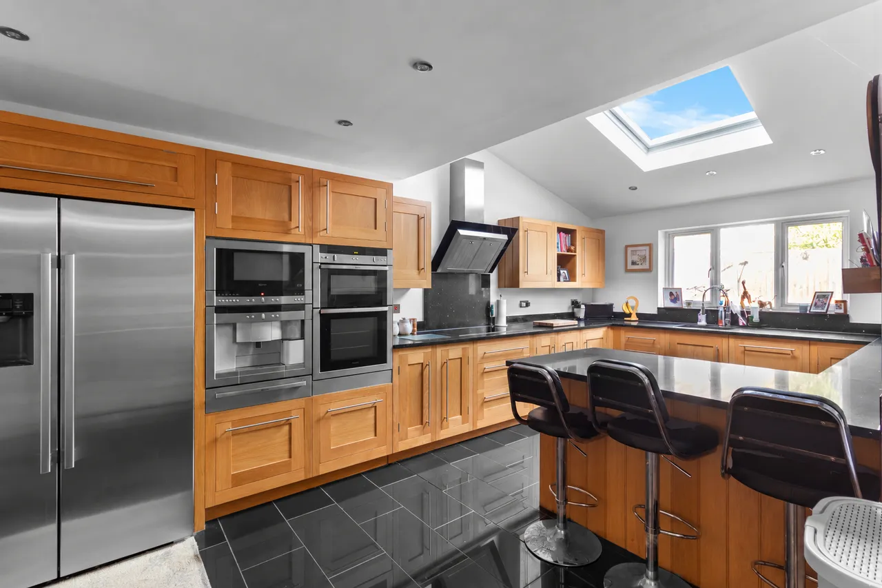 Bryant Road, Taw Hill, SN25, photo 2