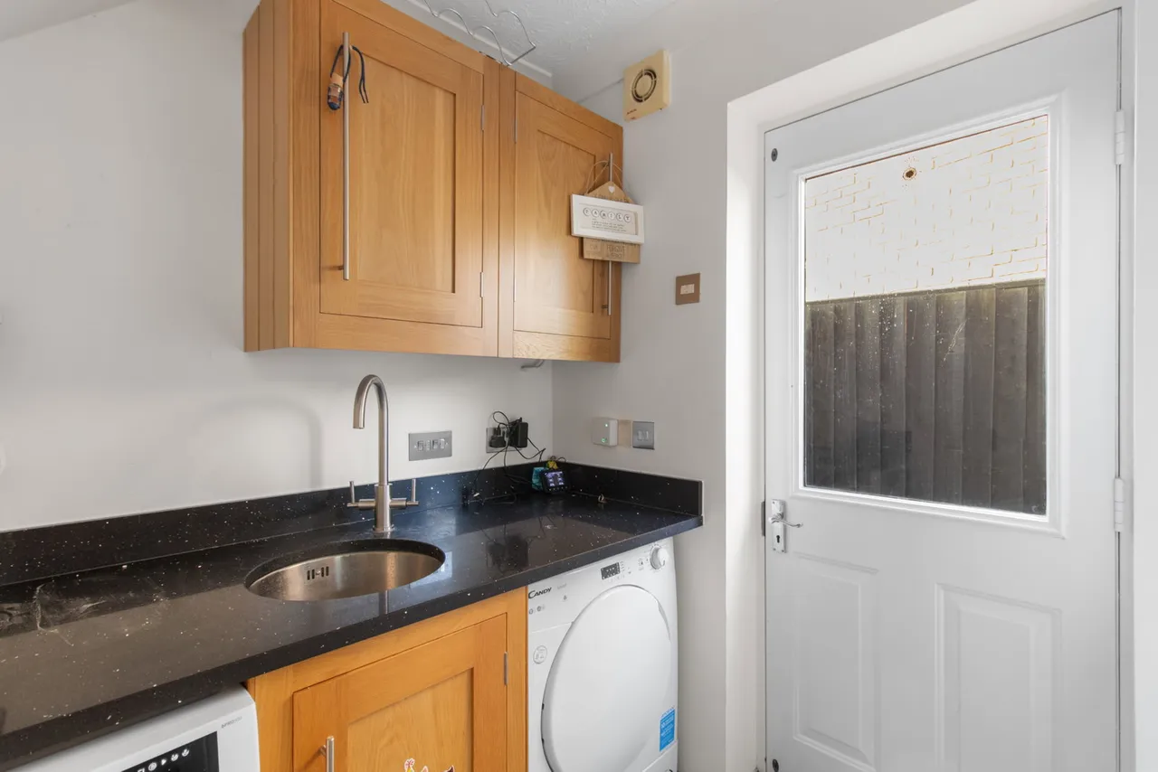Bryant Road, Taw Hill, SN25, photo 10