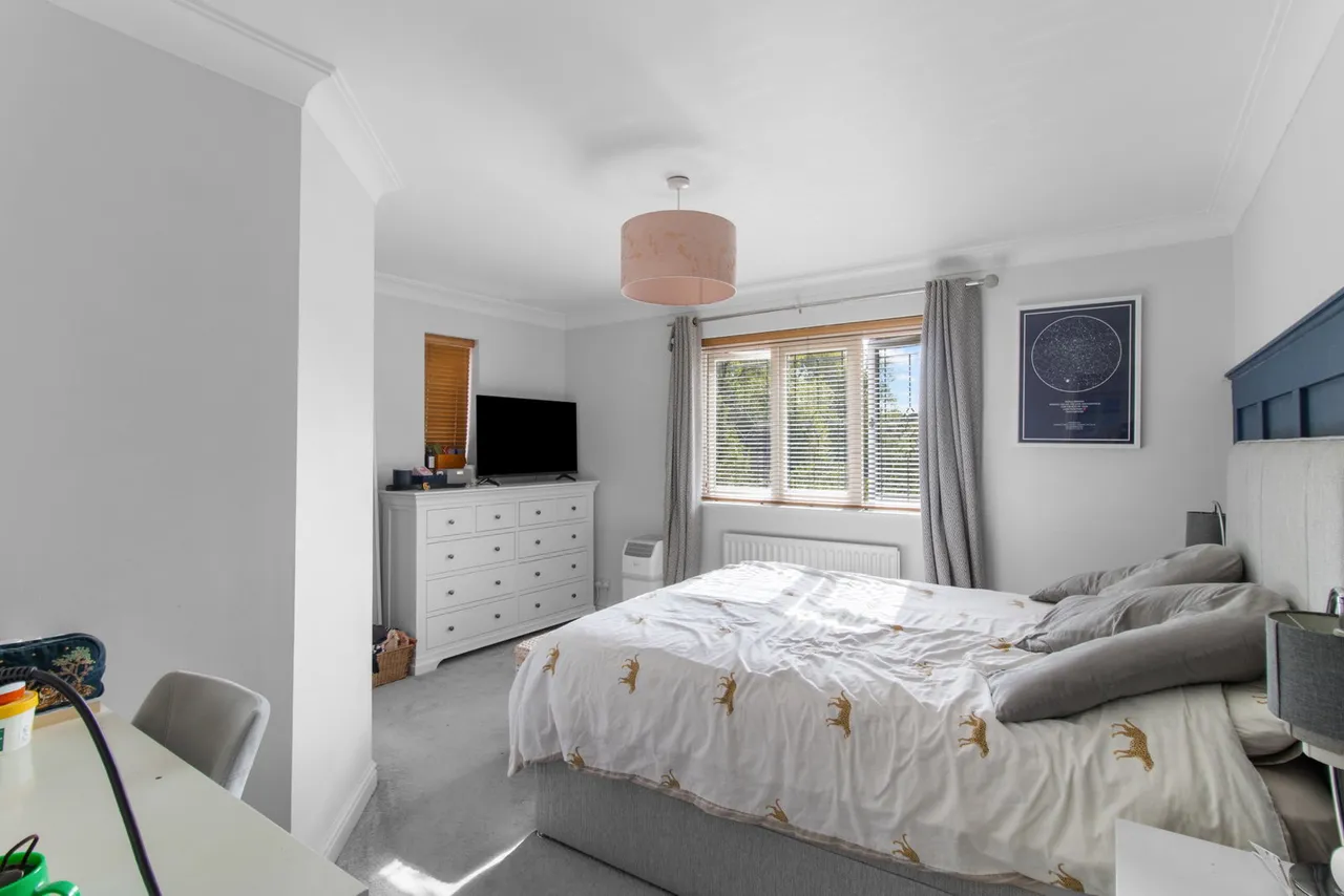 Bryant Road, Taw Hill, SN25, photo 15