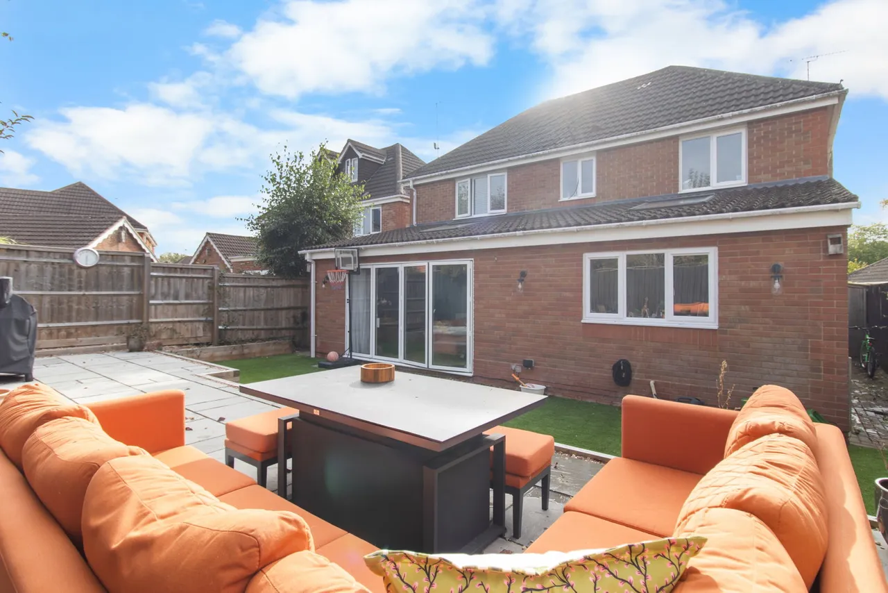 Bryant Road, Taw Hill, SN25, photo 11