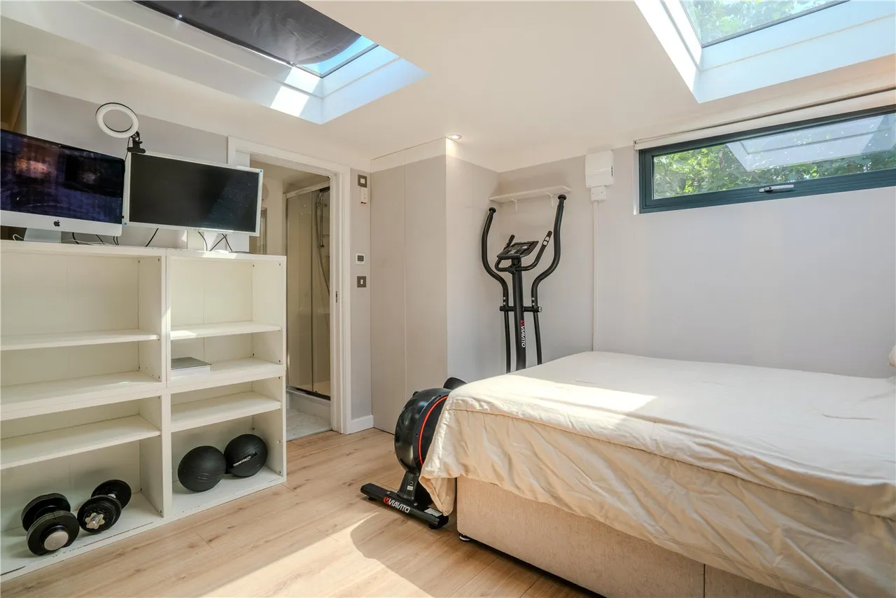 Kings Farm Avenue, Richmond, TW10, photo 12