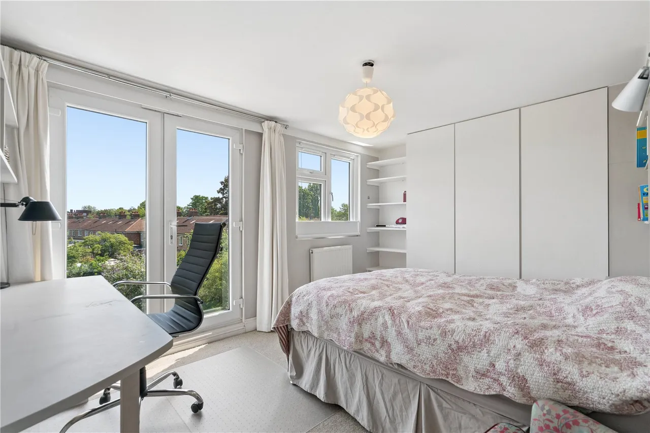 Kings Farm Avenue, Richmond, TW10, photo 6