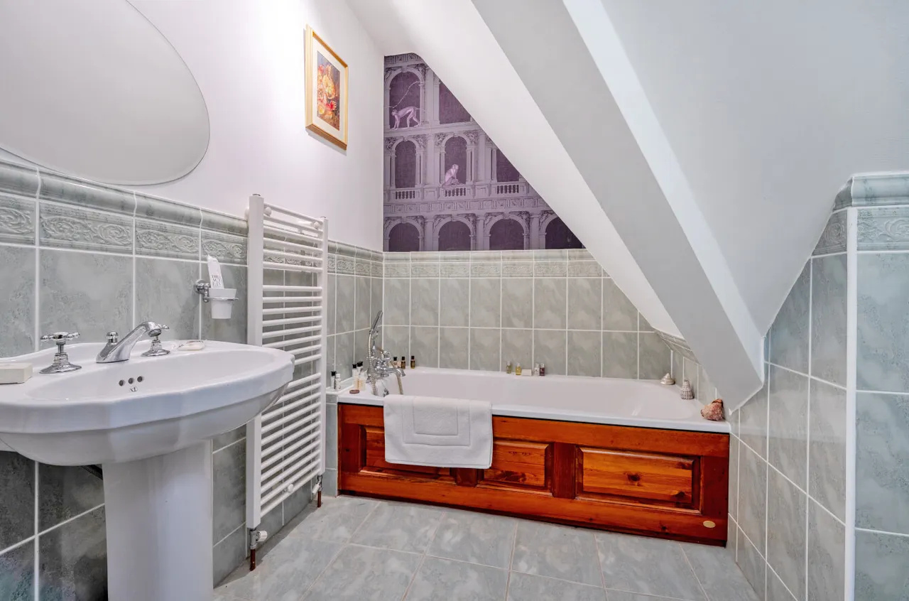 Cobbett Hill Road, Normandy, GU3, photo 17