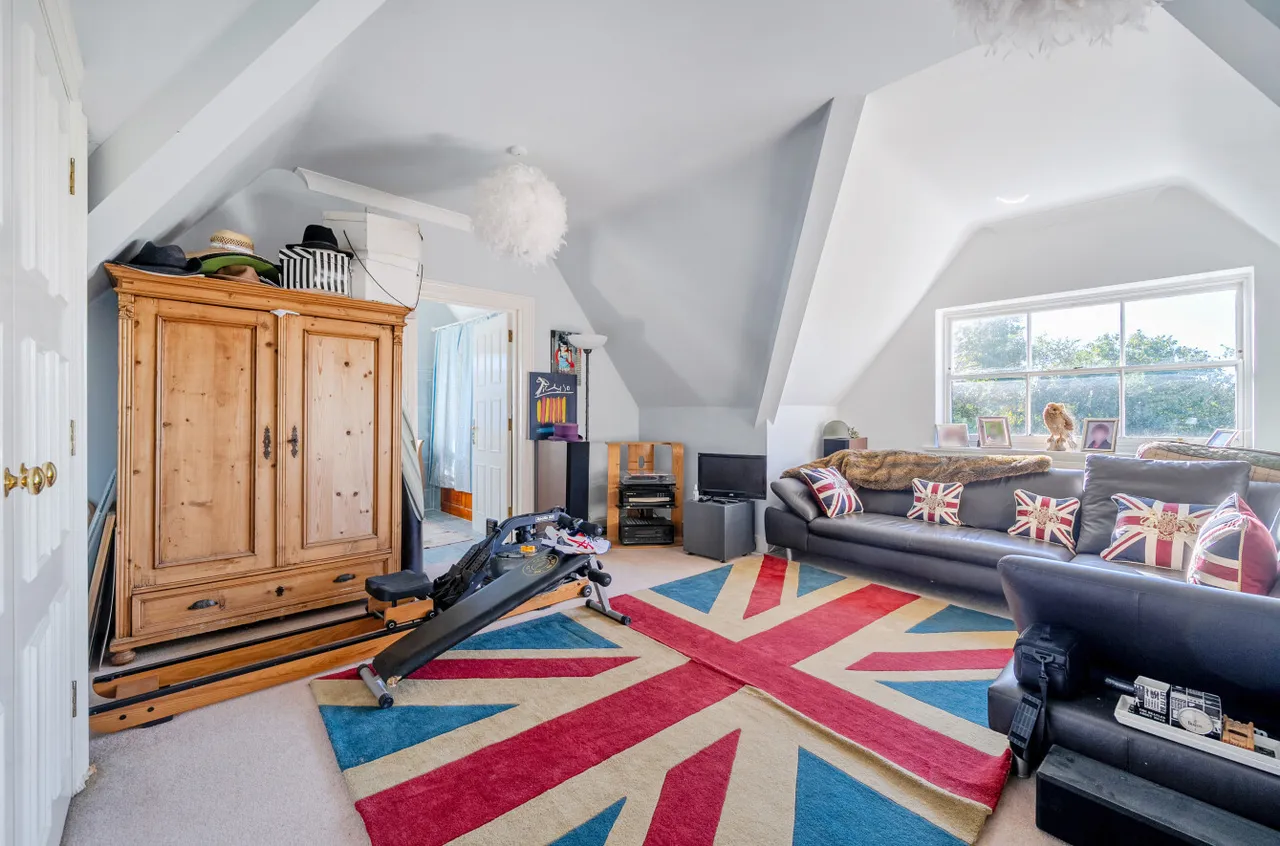 Cobbett Hill Road, Normandy, GU3, photo 9