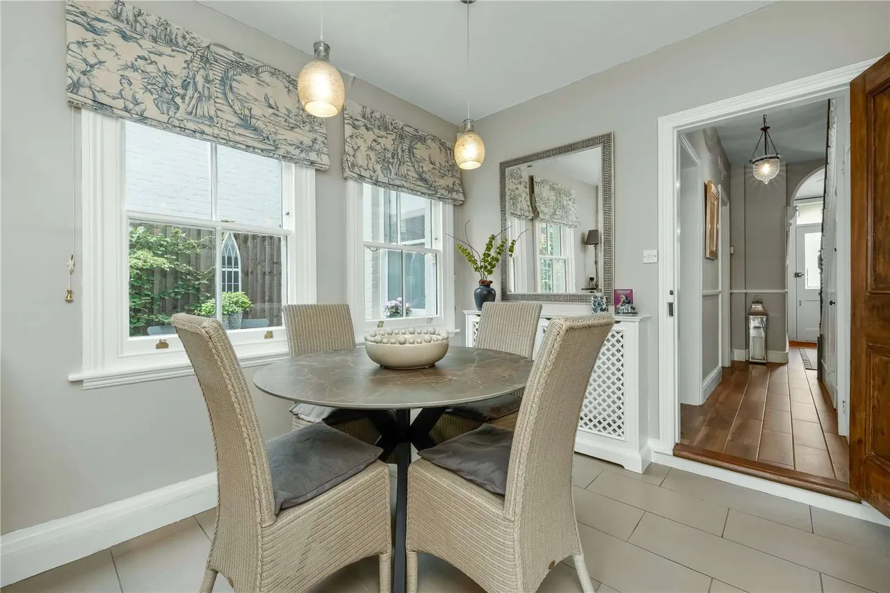 Wolsey Road, Esher, Surrey, KT10 8NT, photo 6