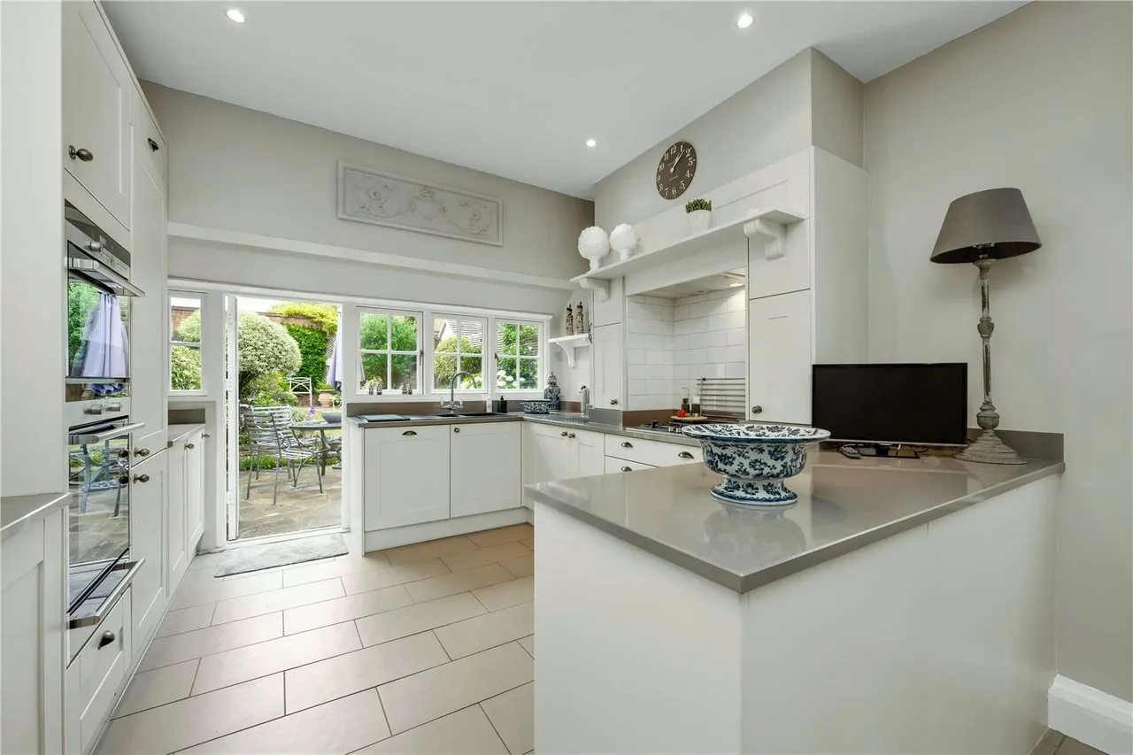 Wolsey Road, Esher, Surrey, KT10 8NT, photo 7