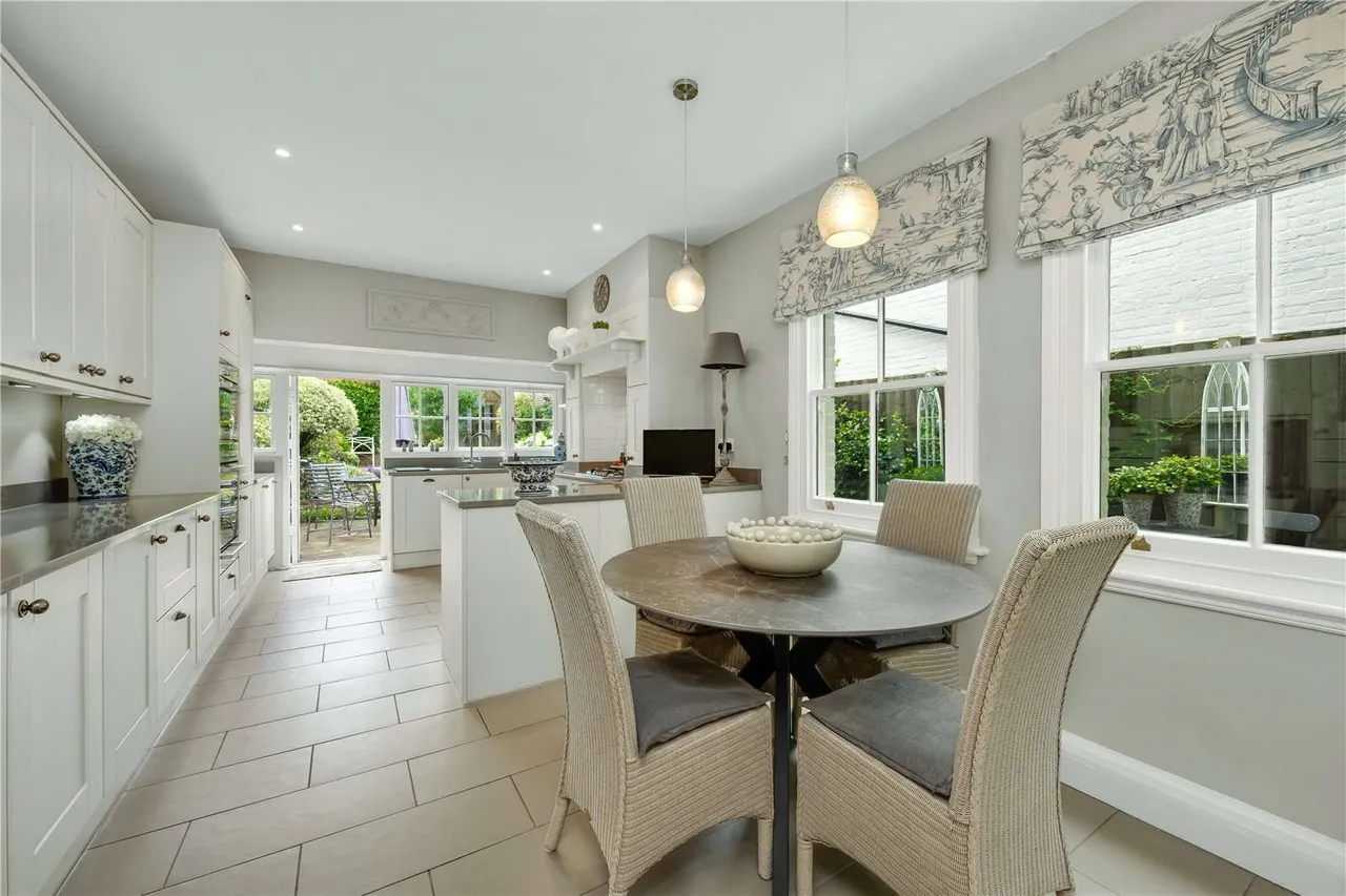 Wolsey Road, Esher, Surrey, KT10 8NT, photo 5
