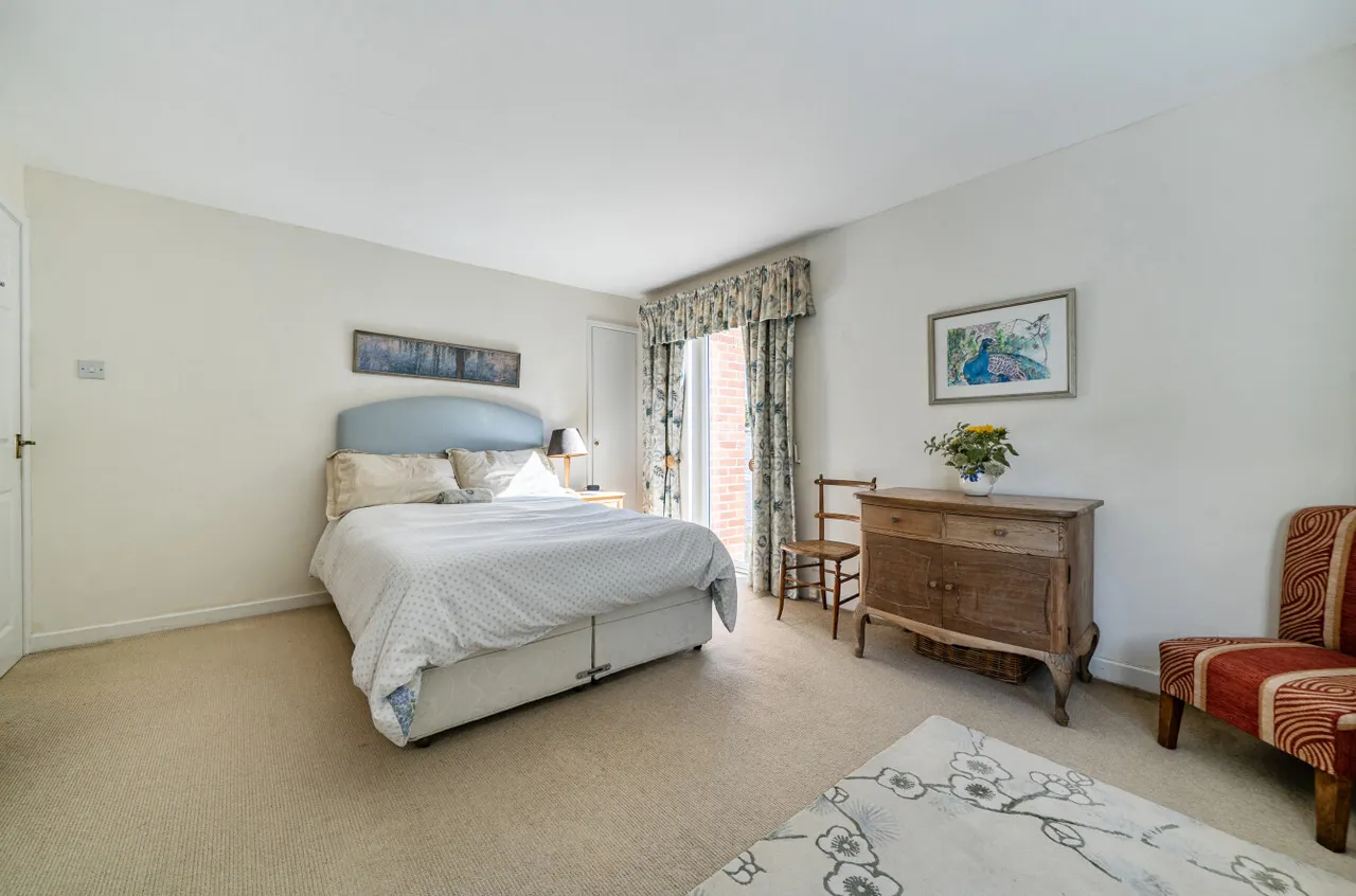Guildford Road, Farnham, GU10 1PG, photo 8