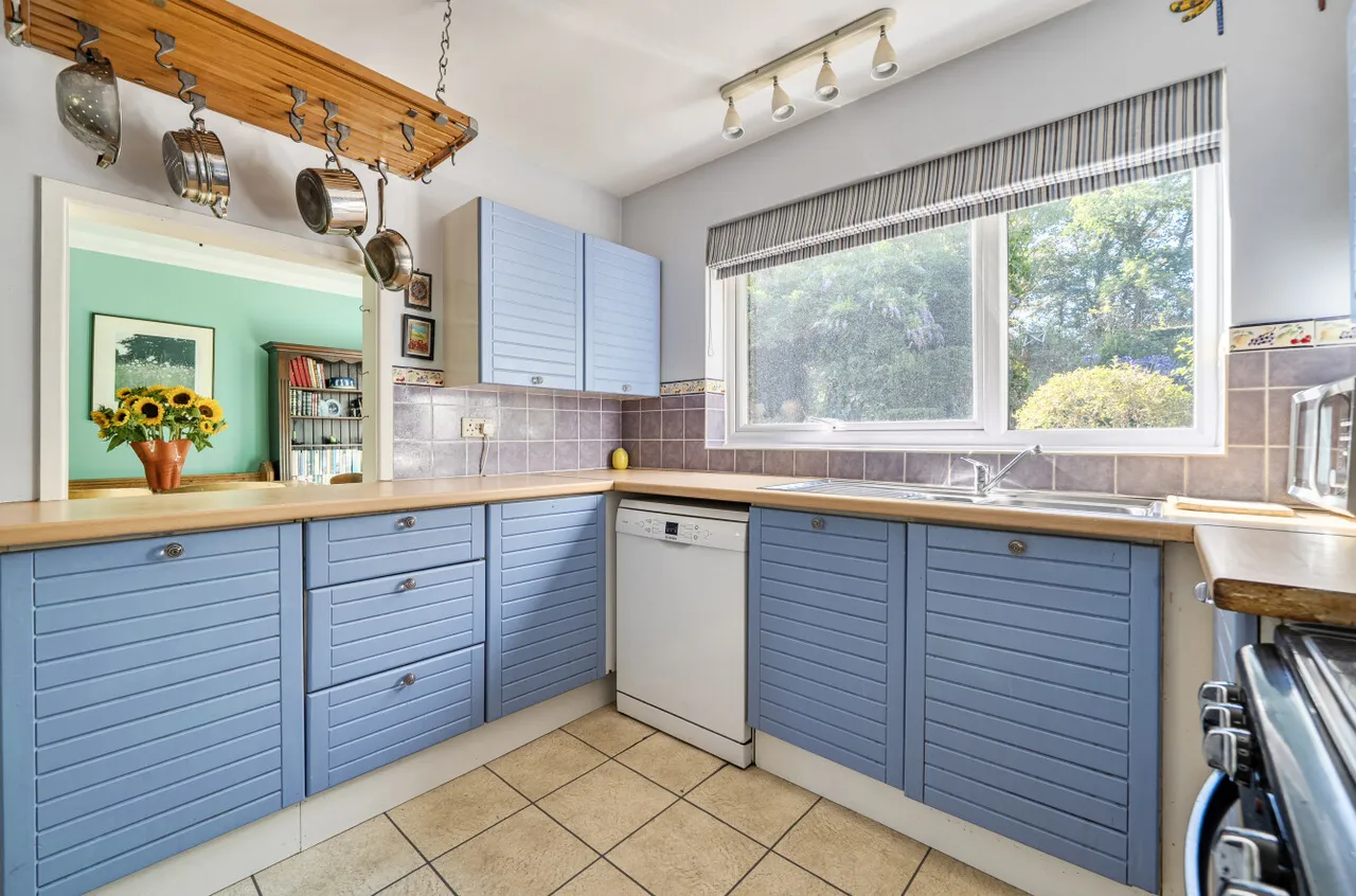 Guildford Road, Farnham, GU10 1PG, photo 5