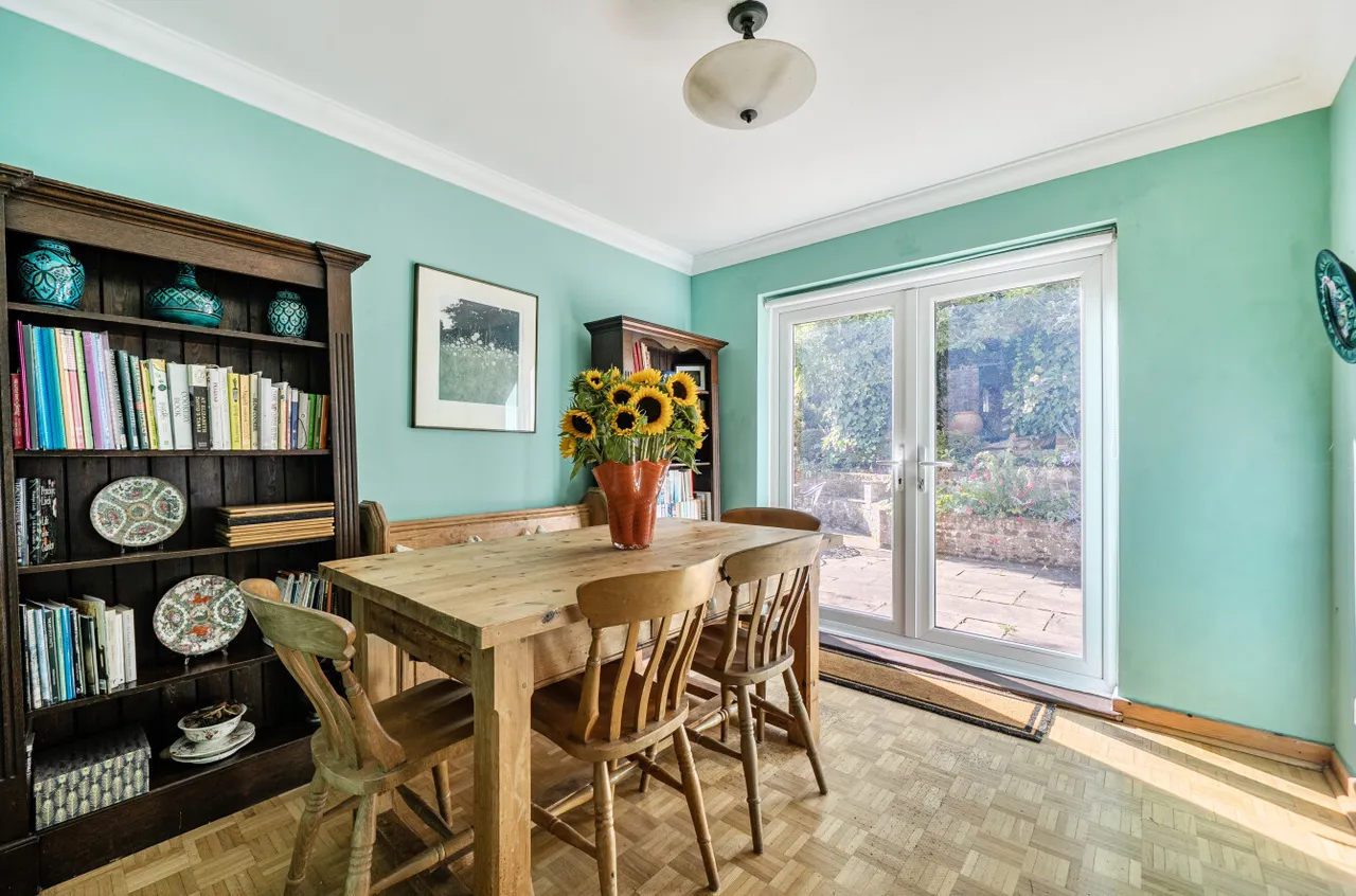 Guildford Road, Farnham, GU10 1PG, photo 4