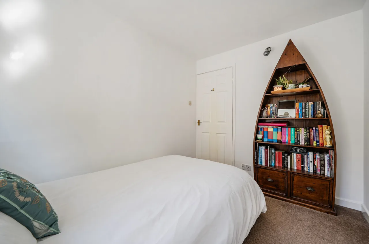 Guildford Road, Farnham, GU10 1PG, photo 13