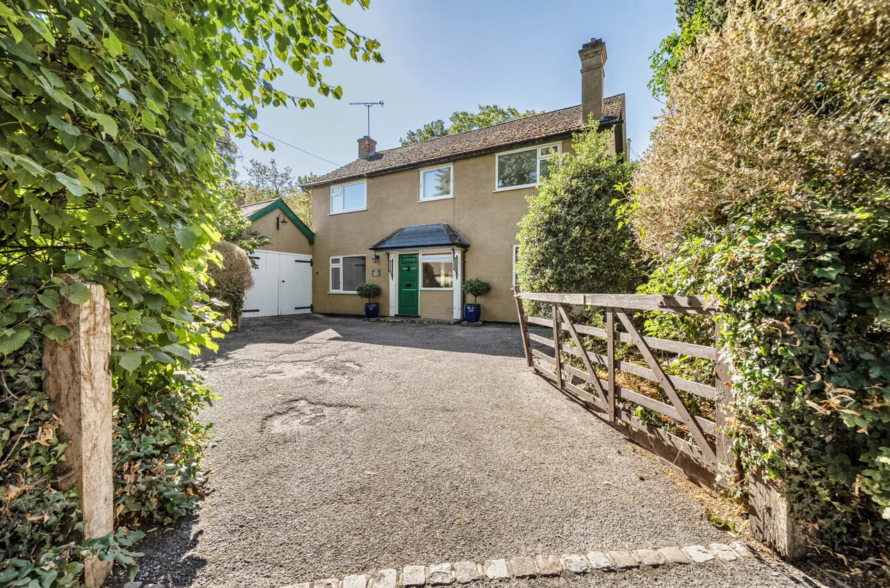 4 bed house for sale — Guildford Road, Farnham, GU10 1PG