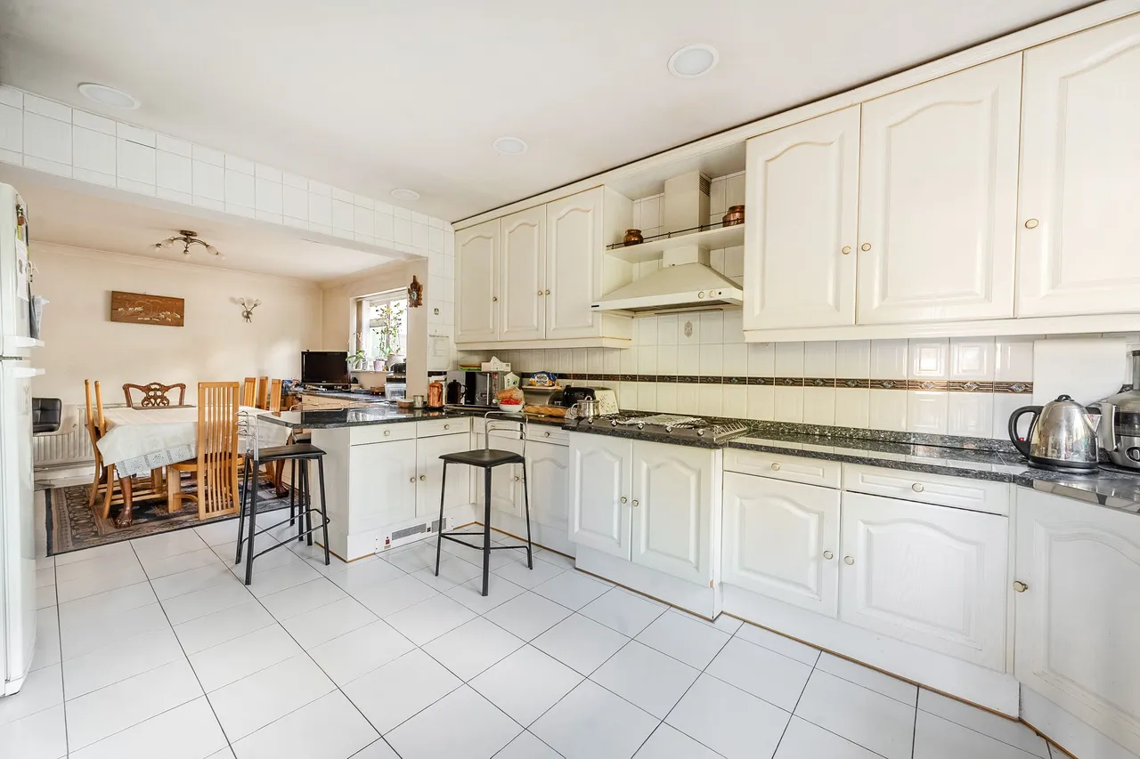 43a The Avenue, Pinner, photo 4
