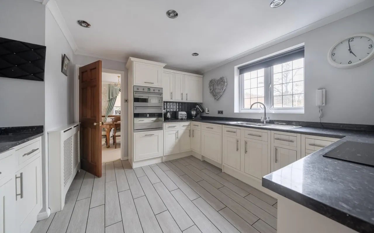 Kingfisher Close, Bedford, photo 7