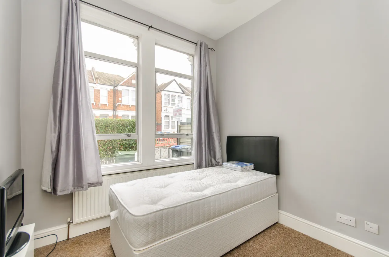 31 Cedar Road & Land At The Back Of 23 Ivy Road, London, photo 2