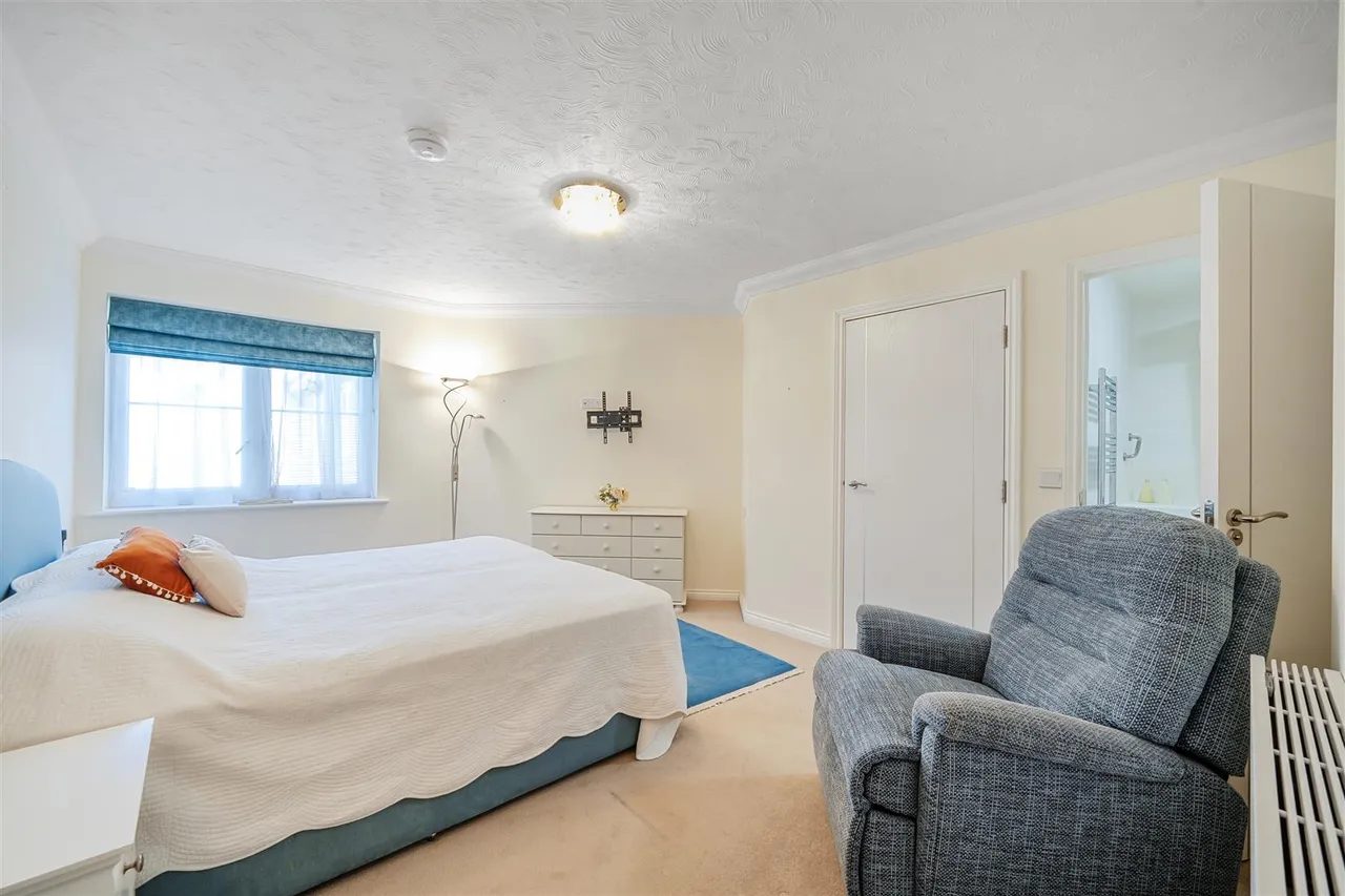 Great Tattenhams, Epsom, KT18, photo 9