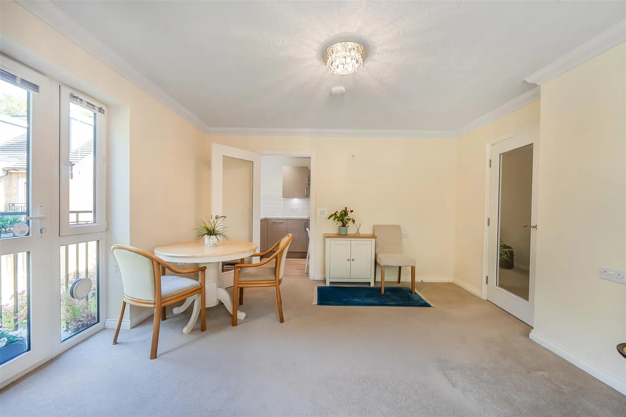 Great Tattenhams, Epsom, KT18, photo 4