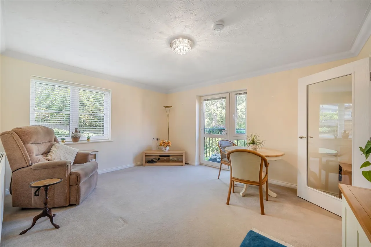 Great Tattenhams, Epsom, KT18, photo 3