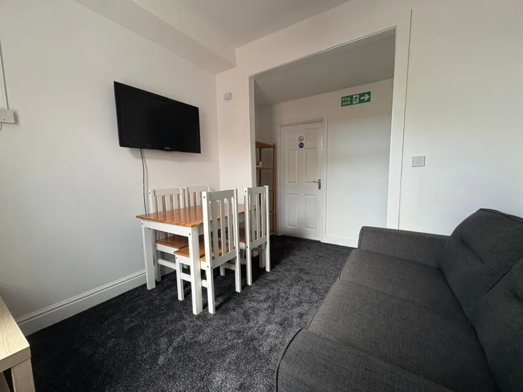 Meredith Street, Liverpool, L19, photo 2