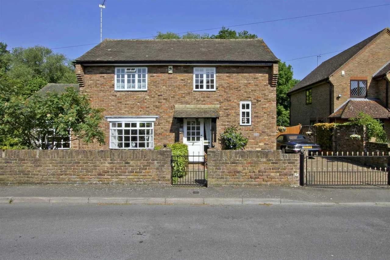 3 bed house for sale, Money Lane, West Drayton, UB7