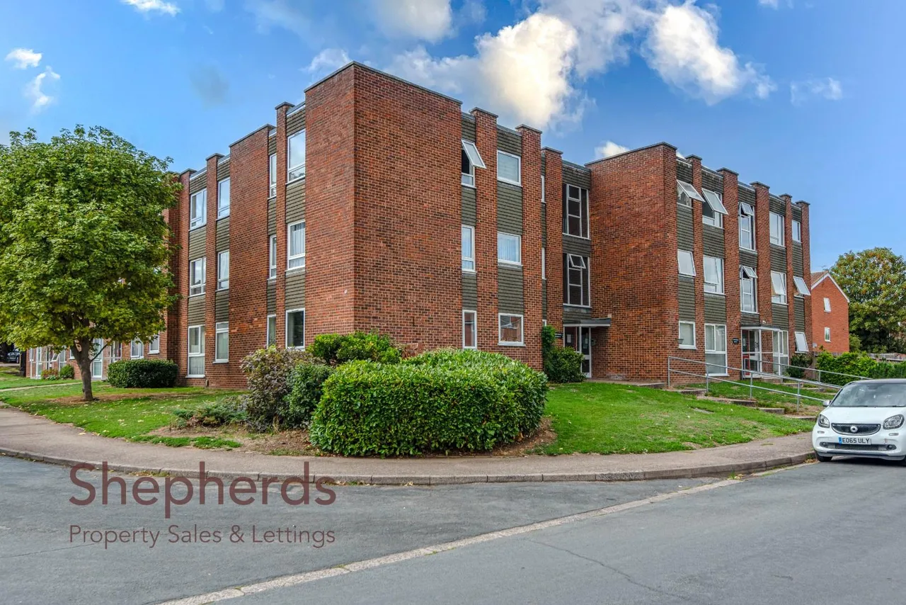 2 bed flat for sale, Buryholme, Broxbourne, EN10