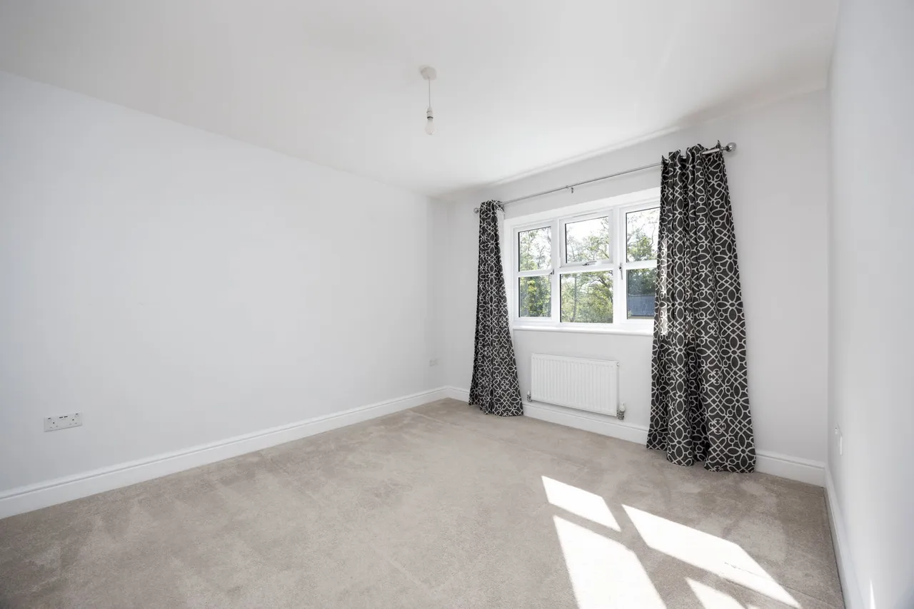 Neston Gardens, Neston, SN13, photo 28