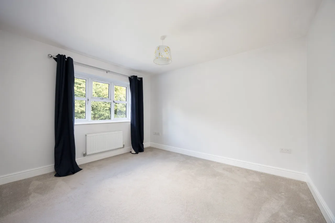 Neston Gardens, Neston, SN13, photo 9